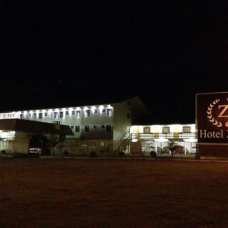 Hotel Zenf Papanduva Εξωτερικό φωτογραφία